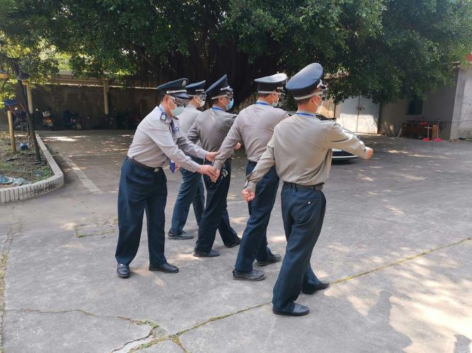 放弃休息提升服务形象